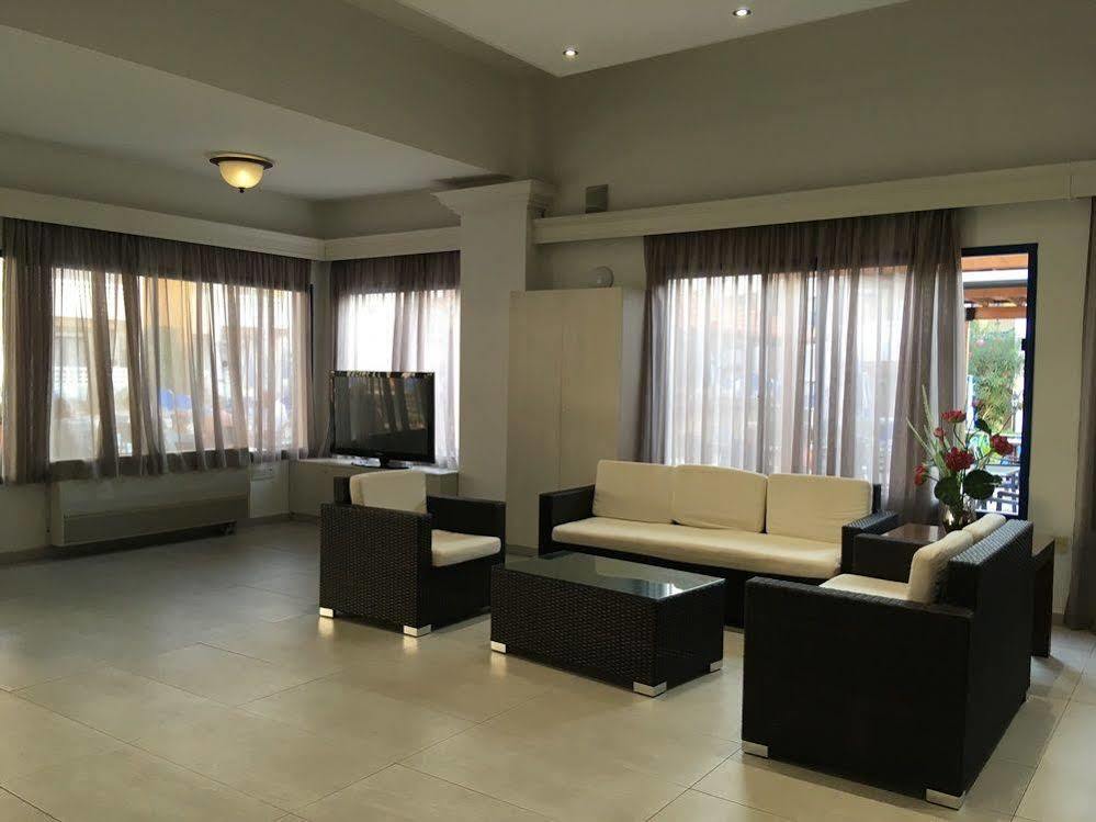 Kefalos - Damon Hotel Apartments Paphos Eksteriør bilde