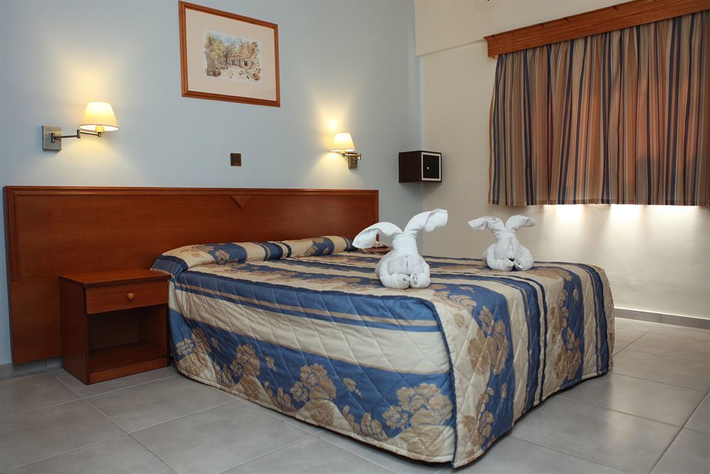 Kefalos - Damon Hotel Apartments Paphos Eksteriør bilde