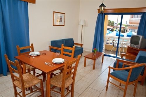Kefalos - Damon Hotel Apartments Paphos Eksteriør bilde
